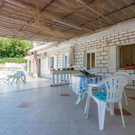 Apartment Mirela Krk Town Exterior photo