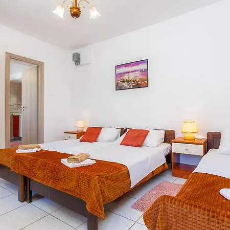 Apartment Mirela Krk Town Exterior photo
