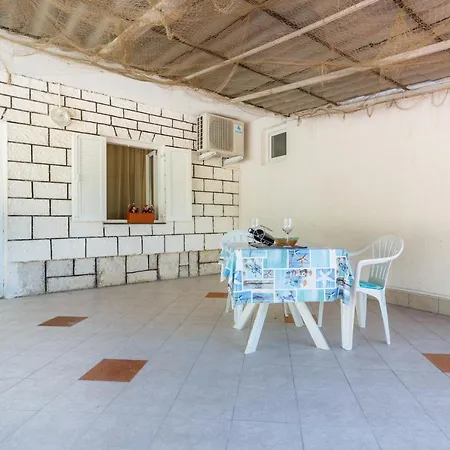 Apartment Mirela Krk Town Exterior photo